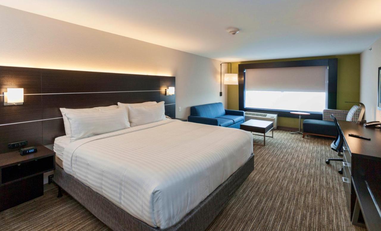 Hotel Express & - Dodge By Ihg